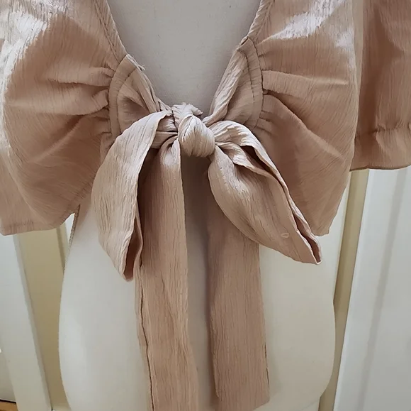 SHEIN Women's Tie Front Ruffle Puff Sleeve   Boho Inspired Crop Top NWOT ✨️ - Picture 4 of 11